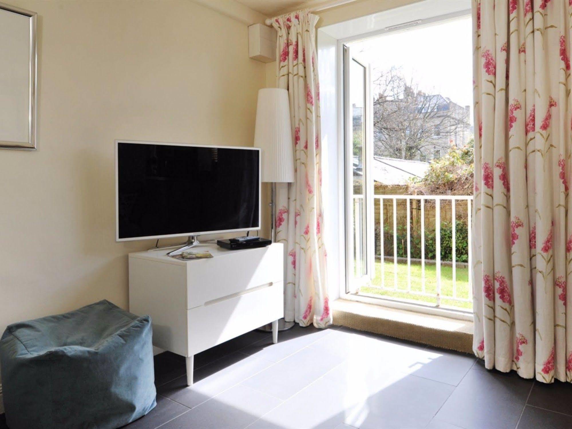 Kensington Court Apartment Bath Luaran gambar