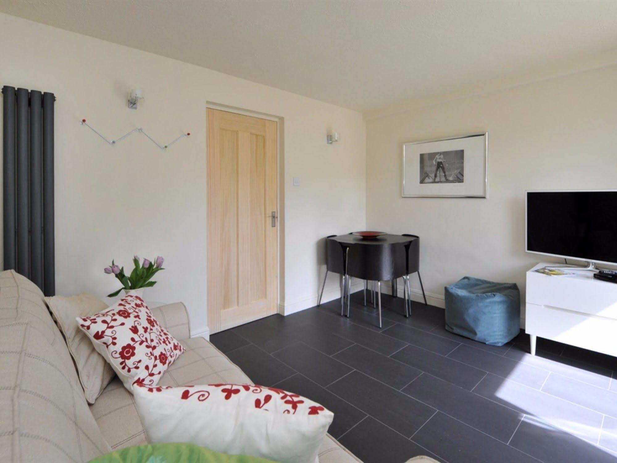 Kensington Court Apartment Bath Luaran gambar