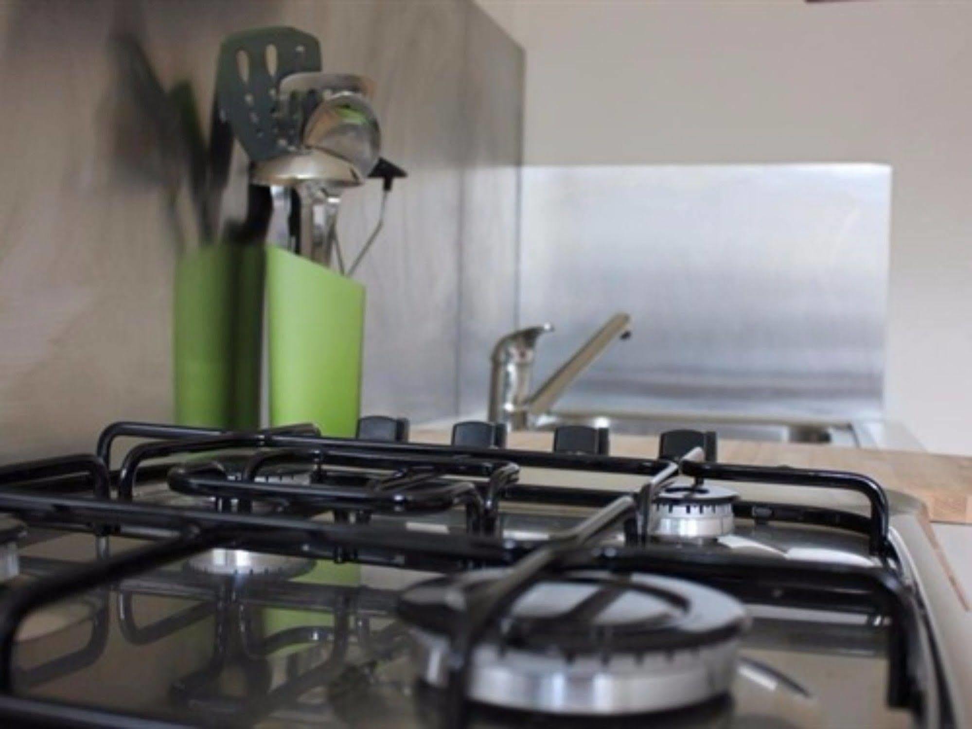 Kensington Court Apartment Bath Luaran gambar