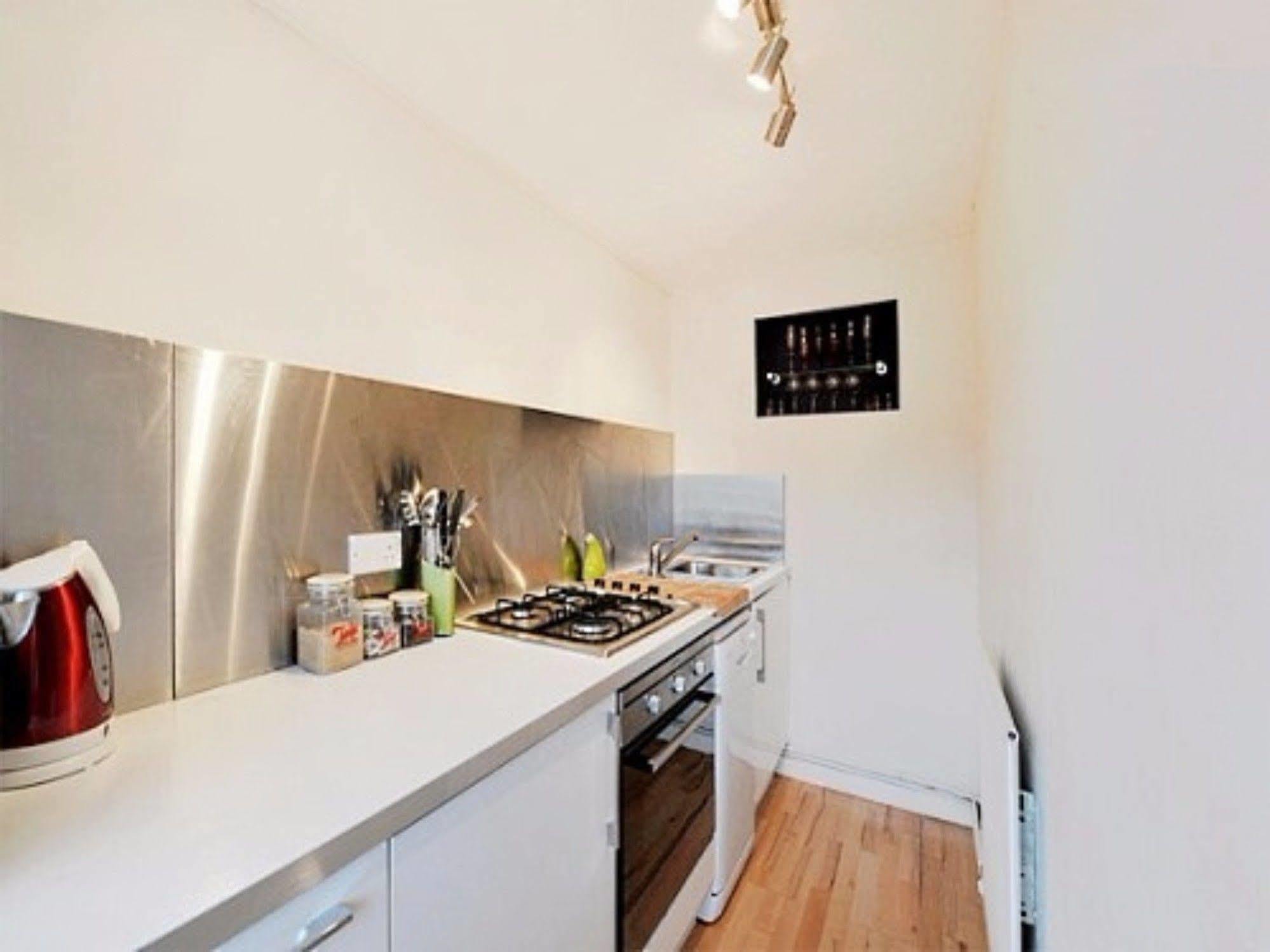 Kensington Court Apartment Bath Luaran gambar