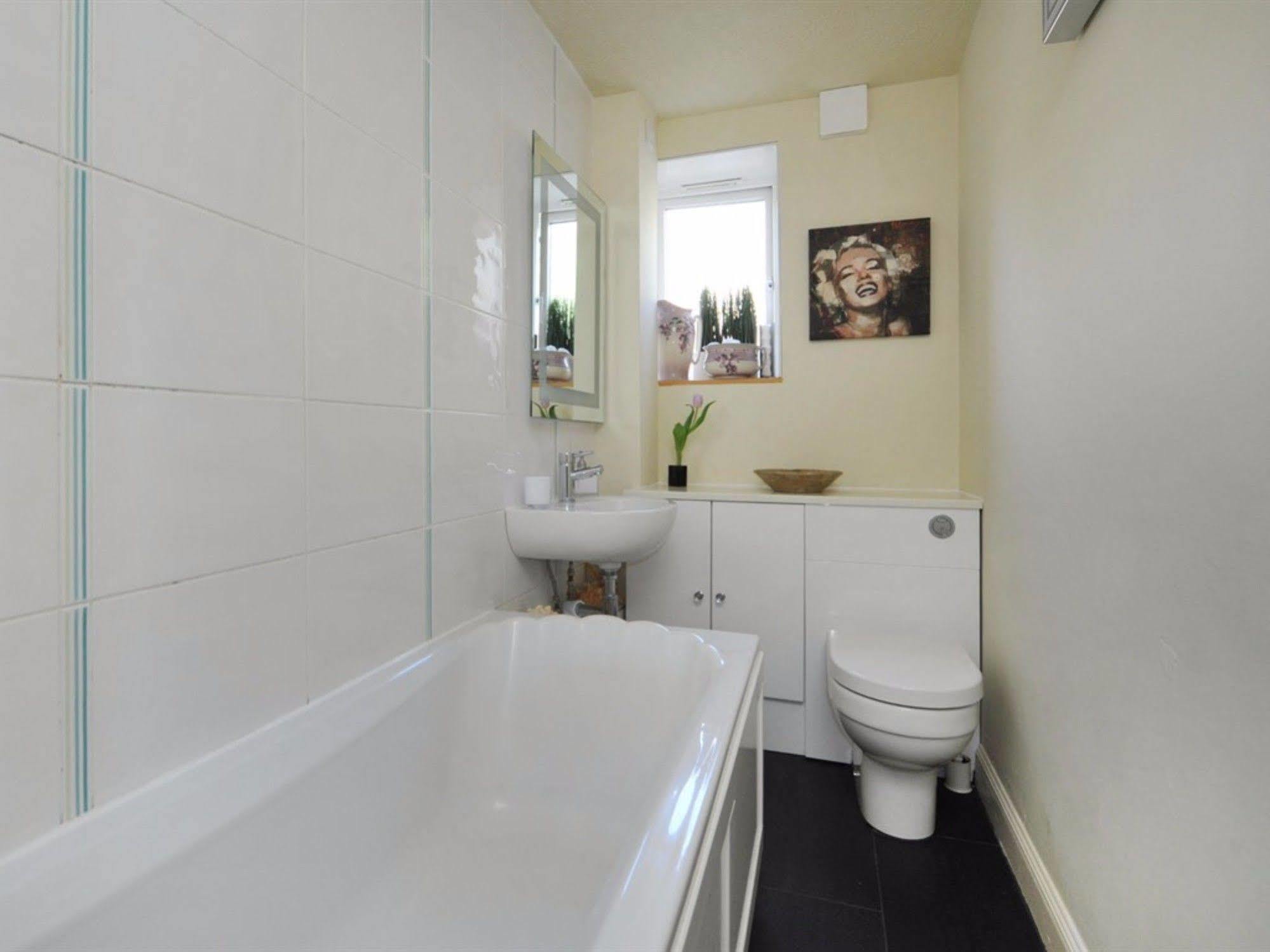 Kensington Court Apartment Bath Luaran gambar