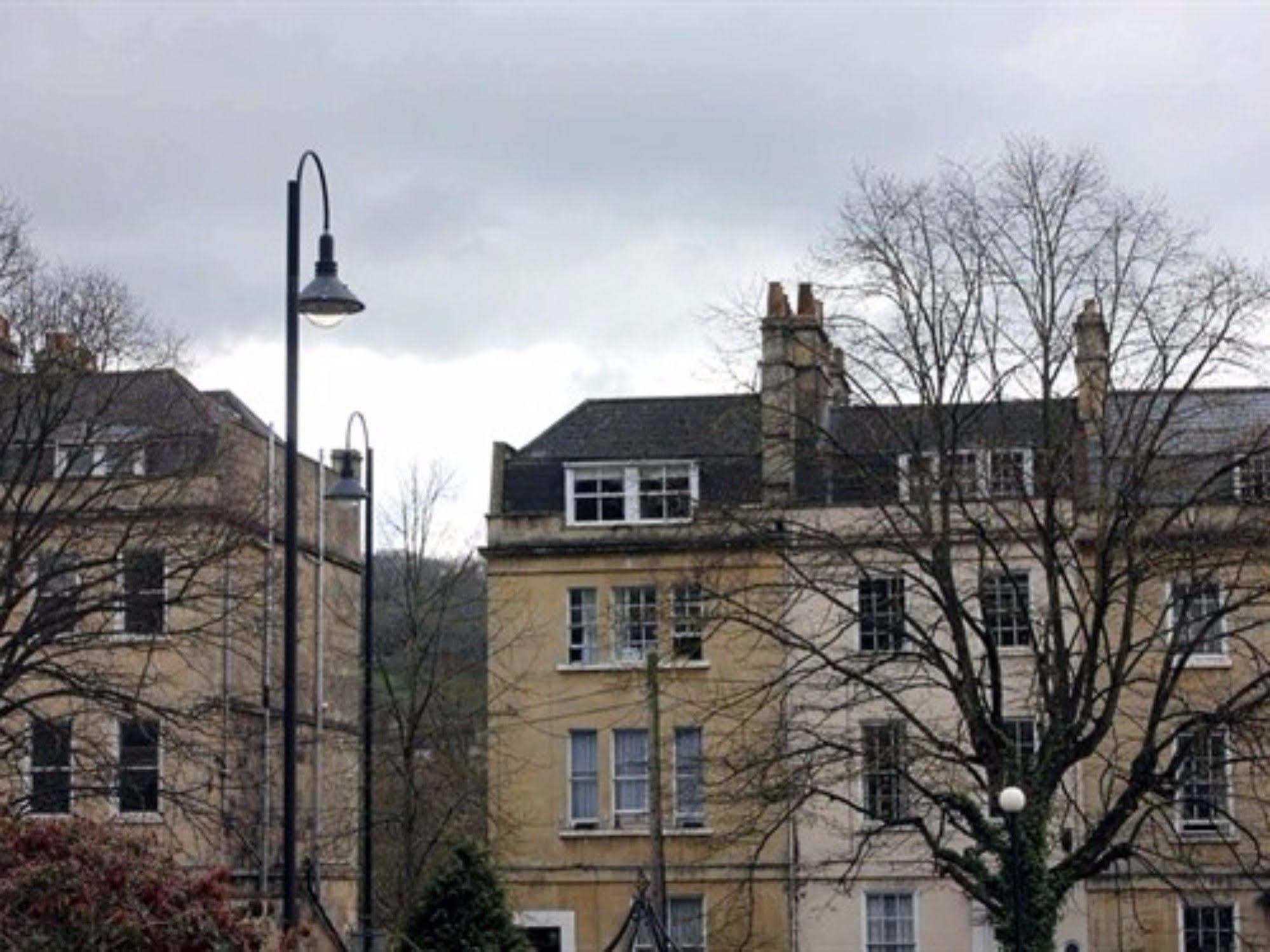 Kensington Court Apartment Bath Luaran gambar